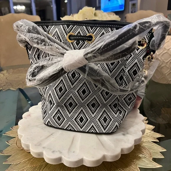 ESTĒE LAUDER CROSSBODY BAG - Picture 2 of 3